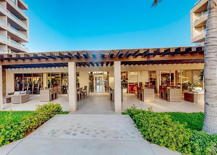 Stunning 2 Bedroom - Pool - Awesome Amenities
